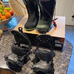 Men’s Burton Snowbord Boots and Flow Bindings